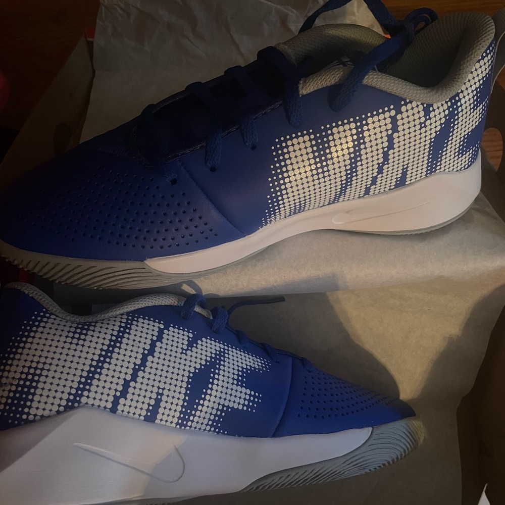 Boys grade school Nike size 7Y